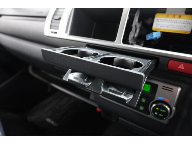 ハイエースワゴン グランドキャビン 登録済未使用車 LEDヘッドライト デジタルインナーミラー 寒冷地仕様 パノラミックビューモニター イージークローザー付片側パワースライドドア フロアマット ETC(28枚目)