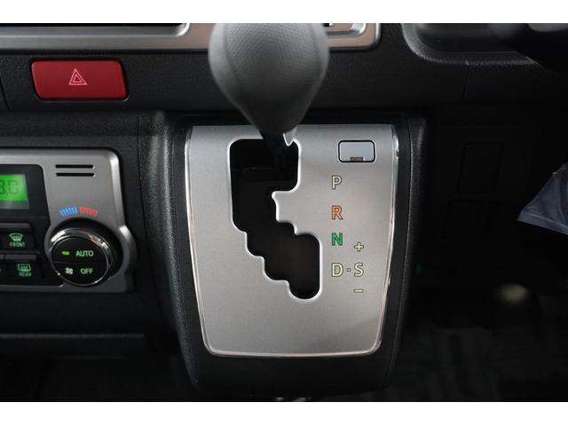 ハイエースワゴン グランドキャビン 登録済未使用車 LEDヘッドライト デジタルインナーミラー 寒冷地仕様 パノラミックビューモニター イージークローザー付片側パワースライドドア フロアマット ETC(29枚目)