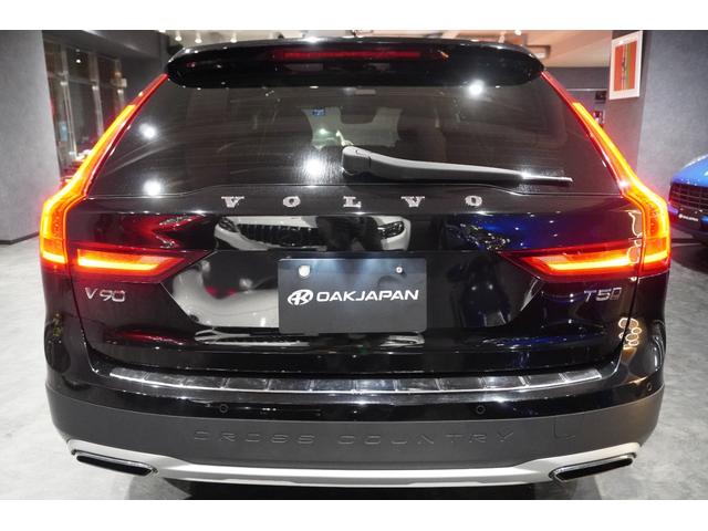 Ｖ９０ クロスカントリー　Ｔ５　ＡＷＤ　サマム　ＢｏｗｅｒＷｉｌｋｉｎｓサウンドヘッドアップディスプレイバーチャルコクピットＷエアコンシートエアコンヒーターレザーインテリアガラスサンルーフナビＴＶクルーズコントロール１９インチＡＷ電動リアゲート（15枚目）