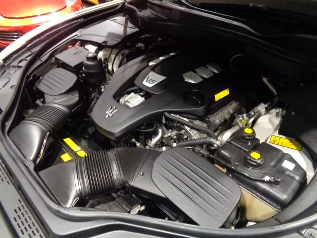 レヴァンテ ベースグレード　３．０Ｖ６ツインターボ８速パドルＳ４ＷＤ赤革カーボンインテリアガラスＳＲナビＴＶＨａｒｍａｎＫａｒｄｏｎスピーカークルーズＣパワーシートシートヒーター電動Ｒゲート３６０度カメラレッドキャリパ２０ＡＷ（47枚目）