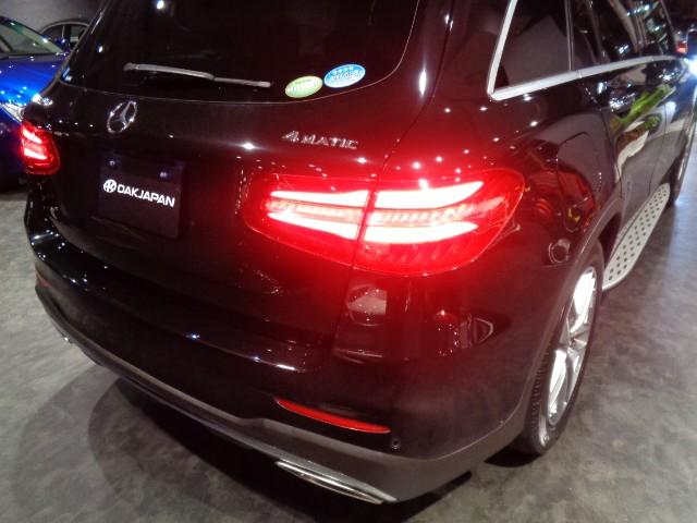 ＧＬＣ ＧＬＣ２５０　４マチックスポーツ（本革仕様）　２．０ターボエンジン９速パドルＳ４ＷＤ黒革インテリアパノラマルーフＢｕｒｍｅｓｔｅｒサウンドナビＴＶ３６０度カメラレーダークルーズＣパワーシートシートヒーター電動ＲゲートＡＭＧスポーツエアロＡＭＧ（13枚目）