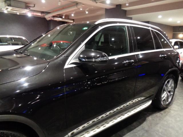 ＧＬＣ ＧＬＣ２５０　４マチックスポーツ（本革仕様）　２．０ターボエンジン９速パドルＳ４ＷＤ黒革インテリアパノラマルーフＢｕｒｍｅｓｔｅｒサウンドナビＴＶ３６０度カメラレーダークルーズＣパワーシートシートヒーター電動ＲゲートＡＭＧスポーツエアロＡＭＧ（20枚目）