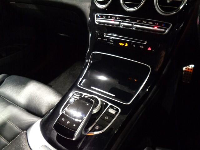 ＧＬＣ ＧＬＣ２５０　４マチックスポーツ（本革仕様）　２．０ターボエンジン９速パドルＳ４ＷＤ黒革インテリアパノラマルーフＢｕｒｍｅｓｔｅｒサウンドナビＴＶ３６０度カメラレーダークルーズＣパワーシートシートヒーター電動ＲゲートＡＭＧスポーツエアロＡＭＧ（29枚目）