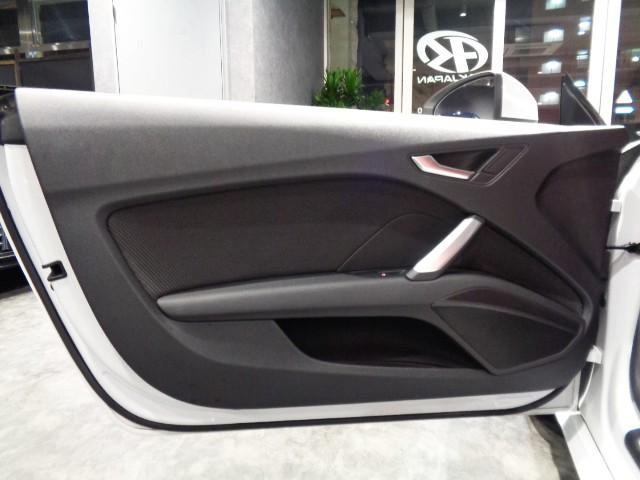 TTクーペ 2.0TFSI 2.0 TFSIターボエンジン6速SトロニックパドルSバーチャルコックピット赤レザーシートカバーナビTV360度カメラREMUSマフラーKW車高調19アルミ電動RスポイラークルーズCパワーシートLED(40枚目)