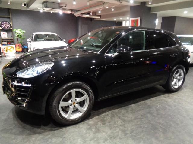 マカン マカン　２．０ターボエンジン７速ＰＤＫパドルＳ４ＷＤ黒革コンビシートナビＴＶバックサイドカメラクルーズコントロールパワーシート電動Ｒゲートブラックキャリパー５スポークＡＷアイドリングストップ走行５万Ｋ台（7枚目）