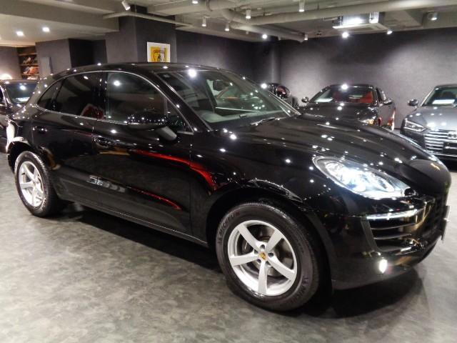 マカン マカン　２．０ターボエンジン７速ＰＤＫパドルＳ４ＷＤ黒革コンビシートナビＴＶバックサイドカメラクルーズコントロールパワーシート電動Ｒゲートブラックキャリパー５スポークＡＷアイドリングストップ走行５万Ｋ台（8枚目）