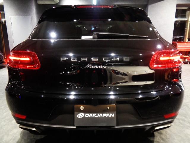 マカン マカン　２．０ターボエンジン７速ＰＤＫパドルＳ４ＷＤ黒革コンビシートナビＴＶバックサイドカメラクルーズコントロールパワーシート電動Ｒゲートブラックキャリパー５スポークＡＷアイドリングストップ走行５万Ｋ台（11枚目）