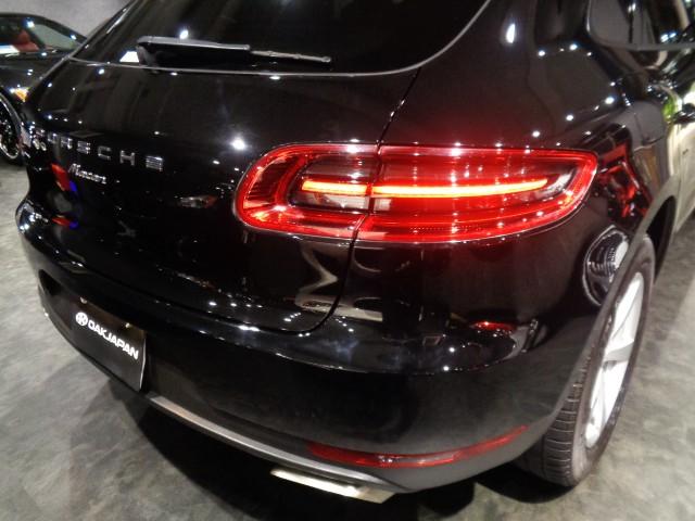 マカン マカン　２．０ターボエンジン７速ＰＤＫパドルＳ４ＷＤ黒革コンビシートナビＴＶバックサイドカメラクルーズコントロールパワーシート電動Ｒゲートブラックキャリパー５スポークＡＷアイドリングストップ走行５万Ｋ台（13枚目）