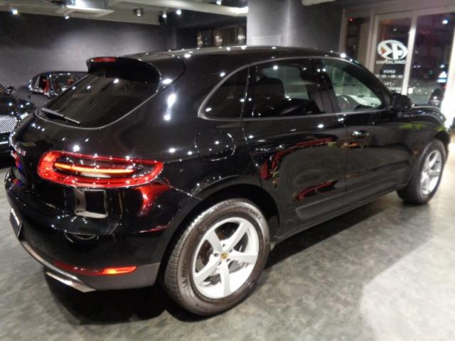 マカン マカン　２．０ターボエンジン７速ＰＤＫパドルＳ４ＷＤ黒革コンビシートナビＴＶバックサイドカメラクルーズコントロールパワーシート電動Ｒゲートブラックキャリパー５スポークＡＷアイドリングストップ走行５万Ｋ台（22枚目）