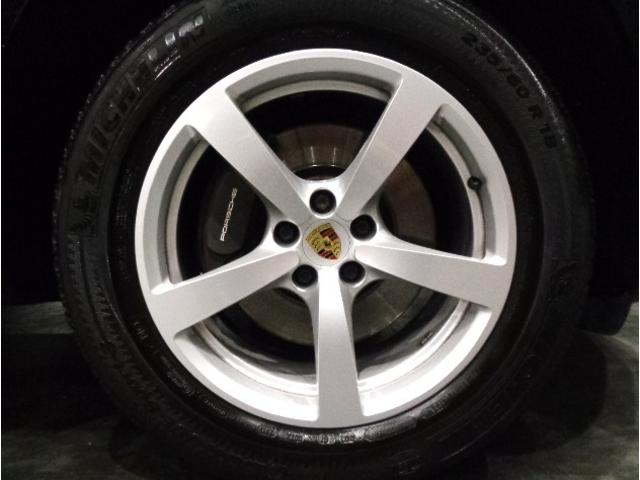 マカン マカン　２．０ターボエンジン７速ＰＤＫパドルＳ４ＷＤ黒革コンビシートナビＴＶバックサイドカメラクルーズコントロールパワーシート電動Ｒゲートブラックキャリパー５スポークＡＷアイドリングストップ走行５万Ｋ台（24枚目）