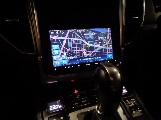 マカン マカン　２．０ターボエンジン７速ＰＤＫパドルＳ４ＷＤ黒革コンビシートナビＴＶバックサイドカメラクルーズコントロールパワーシート電動Ｒゲートブラックキャリパー５スポークＡＷアイドリングストップ走行５万Ｋ台（28枚目）