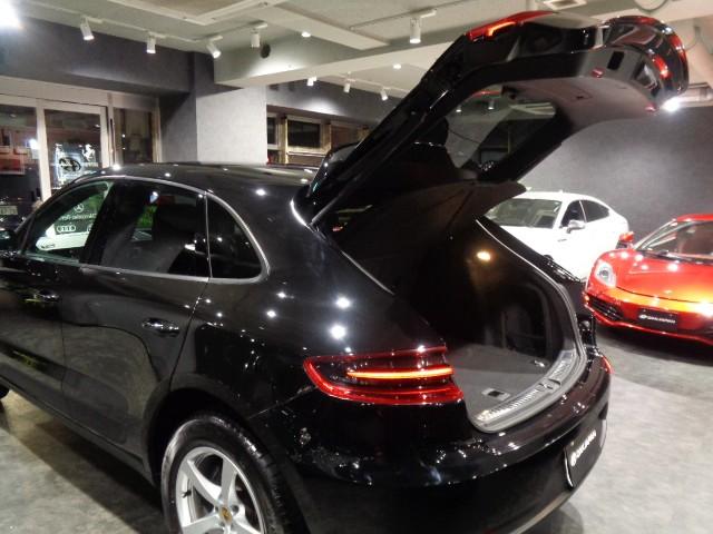 マカン マカン　２．０ターボエンジン７速ＰＤＫパドルＳ４ＷＤ黒革コンビシートナビＴＶバックサイドカメラクルーズコントロールパワーシート電動Ｒゲートブラックキャリパー５スポークＡＷアイドリングストップ走行５万Ｋ台（41枚目）