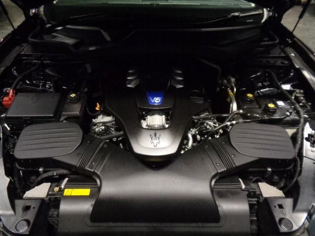 ギブリ S 3.0V6ツインターボエンジン8速ATパドルSネロリベーネカラーホワイトレザーウッドインテリアガラスSRナビTVバックカメラクルーズC20インチアルミブラックキャリパーパワーシートシートヒータHID(46枚目)