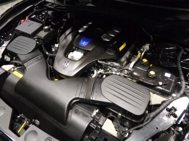 ギブリ S 3.0V6ツインターボエンジン8速ATパドルSネロリベーネカラーホワイトレザーウッドインテリアガラスSRナビTVバックカメラクルーズC20インチアルミブラックキャリパーパワーシートシートヒータHID(48枚目)