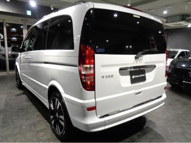 Vクラス V350 グランドエディション 最終型30台限定車3.5V6エンジンシフトマチック3列6シーター専用エアロ黒革ウッドインテリアWガラスサンルーフナビTVバックカメラ19インチAWパワーシートシートヒーター電動スライドドアフリップD(4枚目)