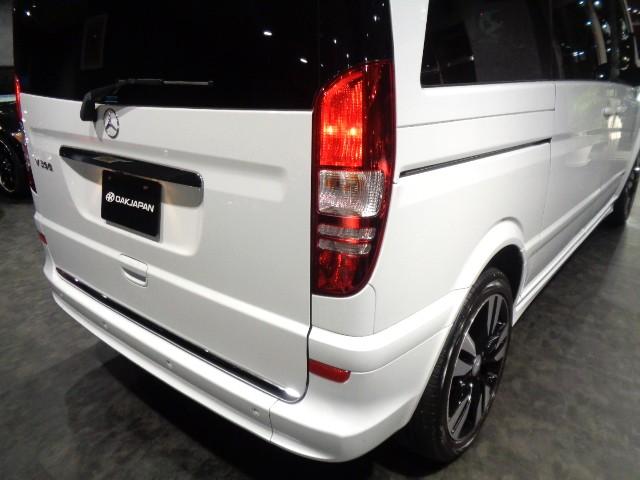 Vクラス V350 グランドエディション 最終型30台限定車3.5V6エンジンシフトマチック3列6シーター専用エアロ黒革ウッドインテリアWガラスサンルーフナビTVバックカメラ19インチAWパワーシートシートヒーター電動スライドドアフリップD(13枚目)