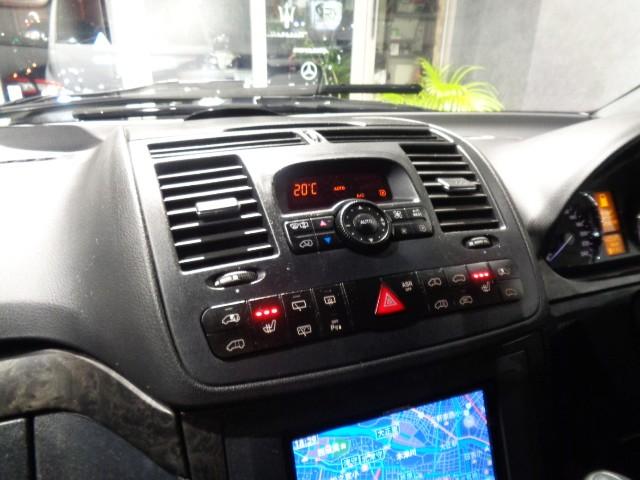 Vクラス V350 グランドエディション 最終型30台限定車3.5V6エンジンシフトマチック3列6シーター専用エアロ黒革ウッドインテリアWガラスサンルーフナビTVバックカメラ19インチAWパワーシートシートヒーター電動スライドドアフリップD(29枚目)