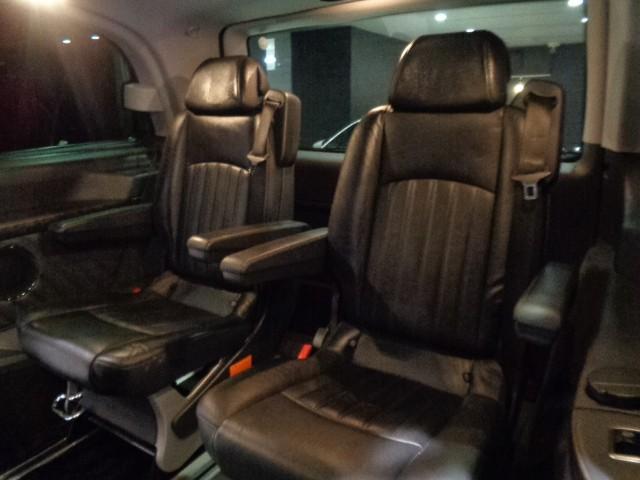 Vクラス V350 グランドエディション 最終型30台限定車3.5V6エンジンシフトマチック3列6シーター専用エアロ黒革ウッドインテリアWガラスサンルーフナビTVバックカメラ19インチAWパワーシートシートヒーター電動スライドドアフリップD(42枚目)