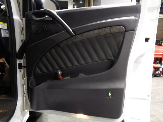 Vクラス V350 グランドエディション 最終型30台限定車3.5V6エンジンシフトマチック3列6シーター専用エアロ黒革ウッドインテリアWガラスサンルーフナビTVバックカメラ19インチAWパワーシートシートヒーター電動スライドドアフリップD(44枚目)