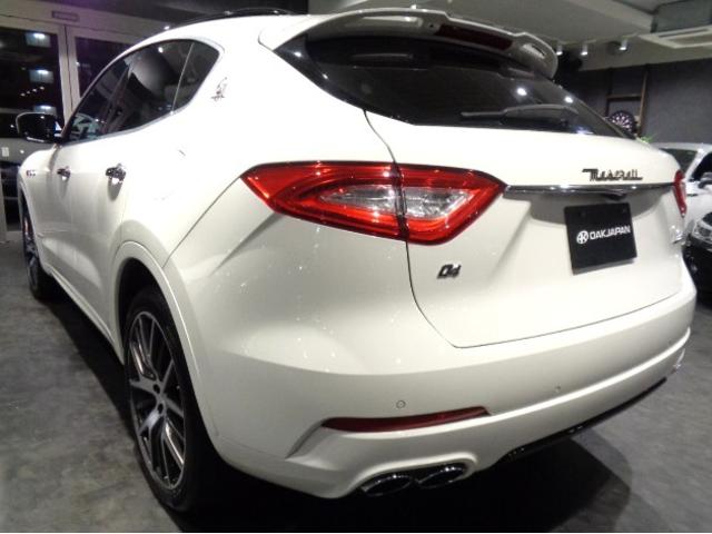 オークジャパンでは、熟練マイスターによる各種ガラスコーティングをご用意しております。汚れがちなアルミホイルまでしっかりコーティング。詳細はお問い合わせくださいませ。