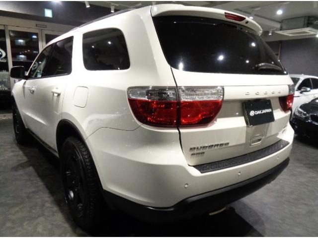 ダッジ・デュランゴ クルー　３．６Ｖ６ＶＶＴエンジン黒革シートインテリア３列７シーターフルセグナビＴＶバックサイドフロントカメラクルーズコントロールパワーシート電動ＲゲートリアソナーＬＥＤＦＯＧ１８アルミオートチェック確認済（4枚目）