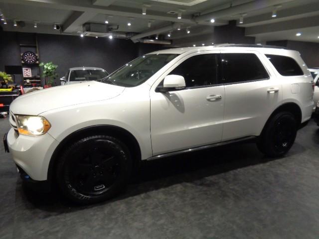 ダッジ・デュランゴ クルー　３．６Ｖ６ＶＶＴエンジン黒革シートインテリア３列７シーターフルセグナビＴＶバックサイドフロントカメラクルーズコントロールパワーシート電動ＲゲートリアソナーＬＥＤＦＯＧ１８アルミオートチェック確認済（7枚目）