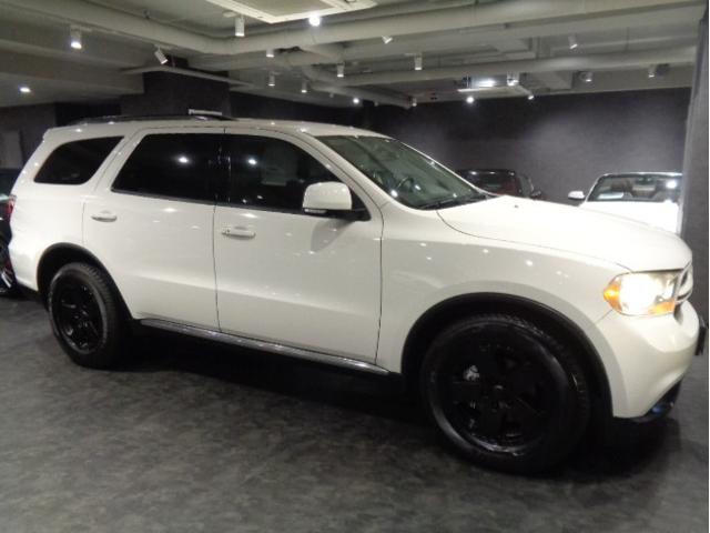 ダッジ・デュランゴ クルー　３．６Ｖ６ＶＶＴエンジン黒革シートインテリア３列７シーターフルセグナビＴＶバックサイドフロントカメラクルーズコントロールパワーシート電動ＲゲートリアソナーＬＥＤＦＯＧ１８アルミオートチェック確認済（8枚目）