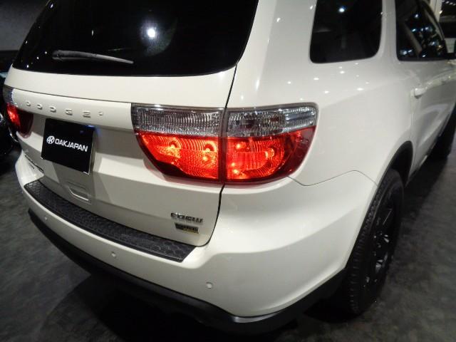 ダッジ・デュランゴ クルー　３．６Ｖ６ＶＶＴエンジン黒革シートインテリア３列７シーターフルセグナビＴＶバックサイドフロントカメラクルーズコントロールパワーシート電動ＲゲートリアソナーＬＥＤＦＯＧ１８アルミオートチェック確認済（14枚目）