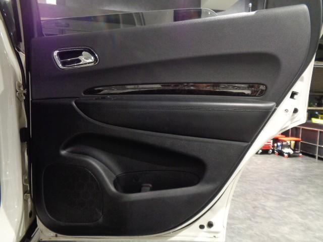 ダッジ・デュランゴ クルー　３．６Ｖ６ＶＶＴエンジン黒革シートインテリア３列７シーターフルセグナビＴＶバックサイドフロントカメラクルーズコントロールパワーシート電動ＲゲートリアソナーＬＥＤＦＯＧ１８アルミオートチェック確認済（43枚目）