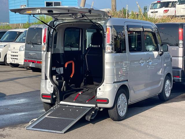 走行距離約９，１１０ｋｍ・令和３年式５月登録♪ 車いすの方の為のスローパー♪背が高いのでゆったり座れます♪