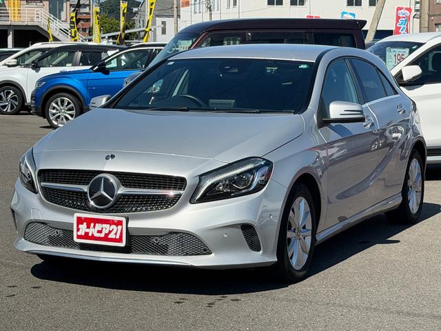 走行距離約49,010km・街乗り楽々なAクラス♪ コンパクトサイズながら内外装にしっかりベンツらしさを感じられる1台♪