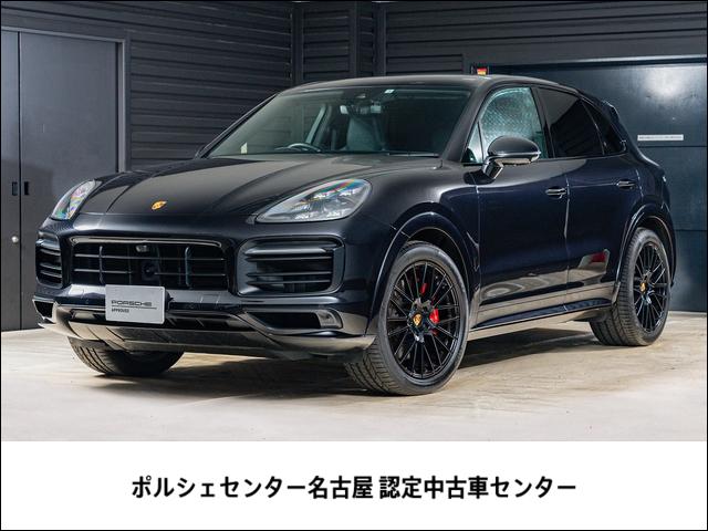 カイエンＧＴＳ　ジェットブラックＭ／ブラック　右Ｈ　８速ティプトロニックＳ　パノラマルーフシステム　スポーツクロノ　アンビエントライト　シートヒーター　ＬＥＤマトリックスヘッドライト