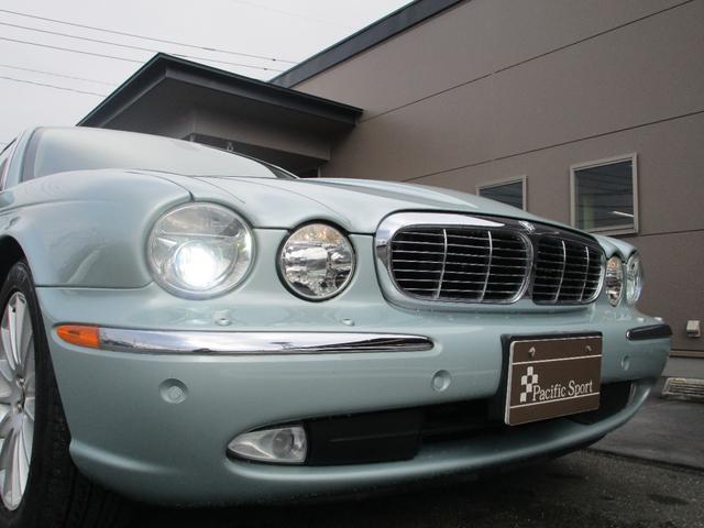 ＸＪ ＸＪ　４．２エグゼクティブ　シーフロストメタリック　ベージュレザー　ディーラー車　前後シートヒーター　メモリ付きＰシート　ウッドパネル　純正１８インチＡＷ　純正ナビ　キーレス　スペアキー　ＥＴＣ（11枚目）