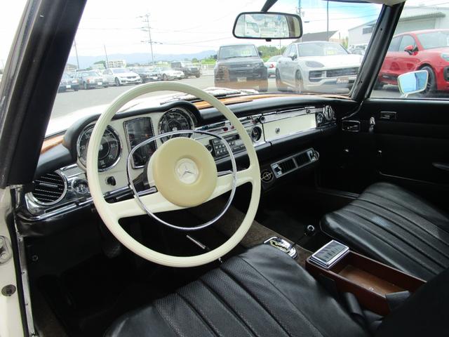 メルセデス・ベンツその他 　２５０ＳＬ／正規Ｄ車／左Ｈ／ＡＴ／福岡シングルナンバー／２オーナー／２ｎｄオーナー５０年間所有（17枚目）