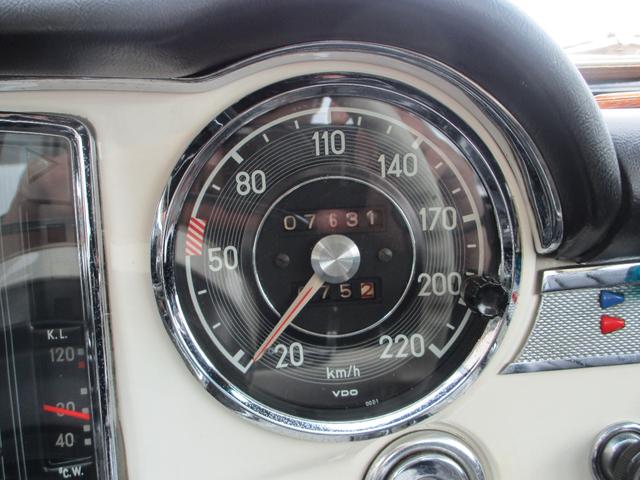 メルセデス・ベンツその他 　２５０ＳＬ／正規Ｄ車／左Ｈ／ＡＴ／福岡シングルナンバー／２オーナー／２ｎｄオーナー５０年間所有（28枚目）