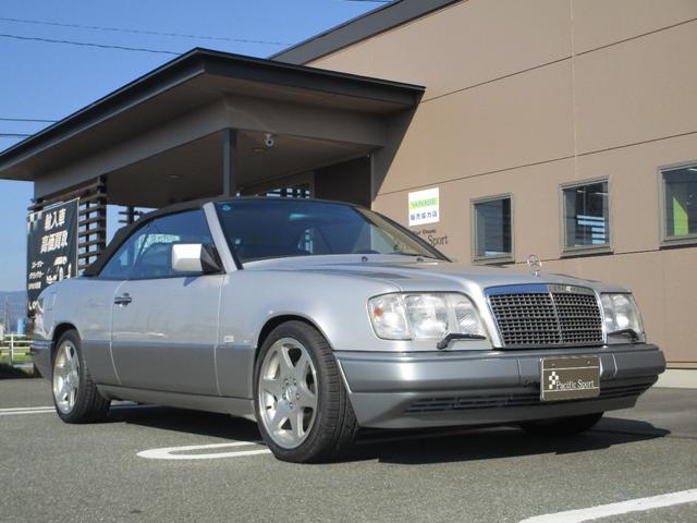 Eクラス E320 カブリオレ 2オーナー/D車/左H/福岡33ナンバー/走行1.1万キロ/ディーラー記録簿10枚有り/スポーツラインサスペンション/17インチリミテッドホイール/ブリリアントシルバー/ブラックレザー/Pシート/(22枚目)