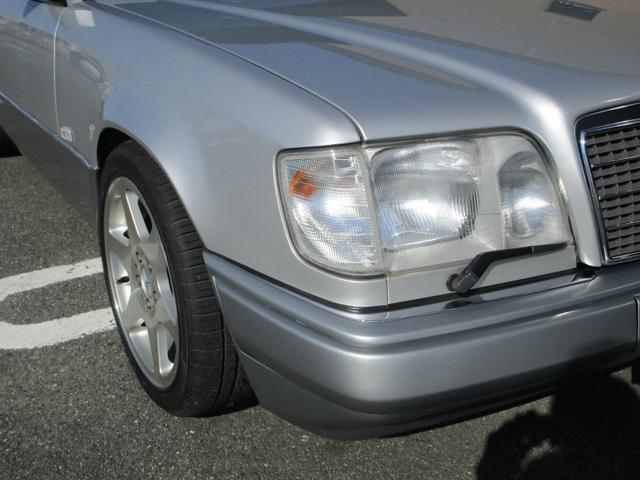 Eクラス E320 カブリオレ 2オーナー/D車/左H/福岡33ナンバー/走行1.1万キロ/ディーラー記録簿10枚有り/スポーツラインサスペンション/17インチリミテッドホイール/ブリリアントシルバー/ブラックレザー/Pシート/(23枚目)