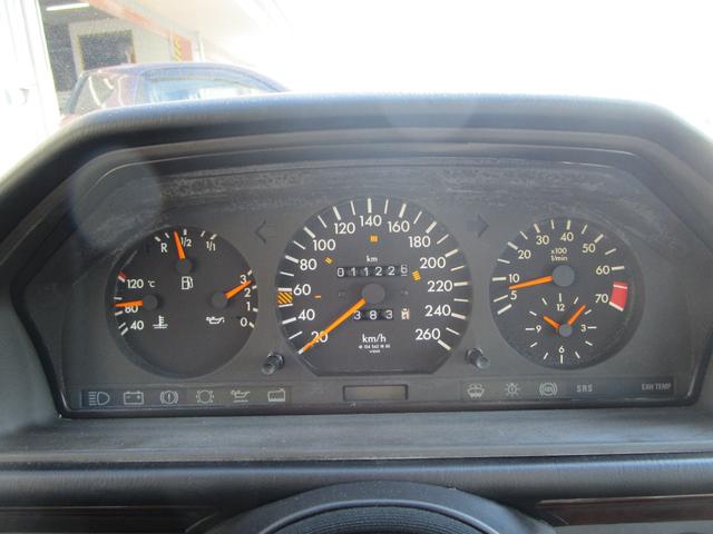 Eクラス E320 カブリオレ 2オーナー/D車/左H/福岡33ナンバー/走行1.1万キロ/ディーラー記録簿10枚有り/スポーツラインサスペンション/17インチリミテッドホイール/ブリリアントシルバー/ブラックレザー/Pシート/(30枚目)