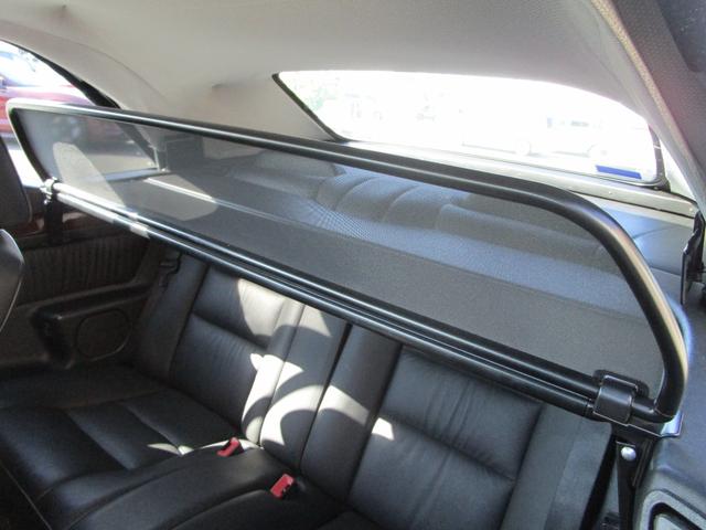 Eクラス E320 カブリオレ 2オーナー/D車/左H/福岡33ナンバー/走行1.1万キロ/ディーラー記録簿10枚有り/スポーツラインサスペンション/17インチリミテッドホイール/ブリリアントシルバー/ブラックレザー/Pシート/(42枚目)