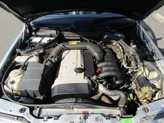 Eクラス E320 カブリオレ 2オーナー/D車/左H/福岡33ナンバー/走行1.1万キロ/ディーラー記録簿10枚有り/スポーツラインサスペンション/17インチリミテッドホイール/ブリリアントシルバー/ブラックレザー/Pシート/(50枚目)