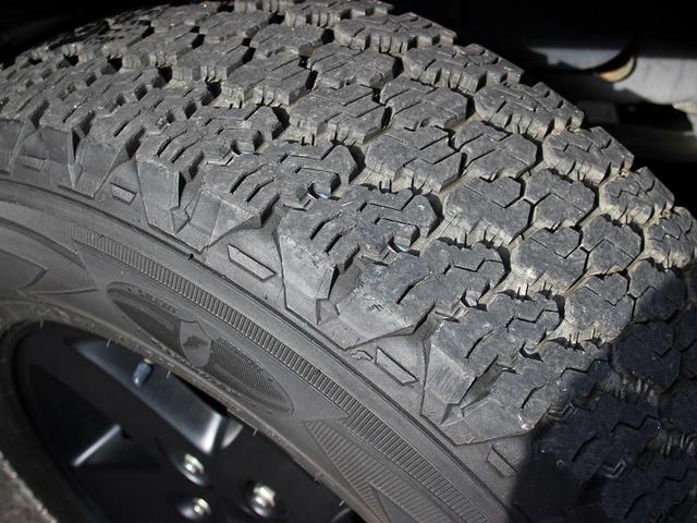 スポーツ 禁煙車 ナビゲーションTV クルーズコントロール サイドモニター パートタイム4WD 背面タイヤ キーレスエントリー 純正17インチアルミホイール ETC(12枚目)