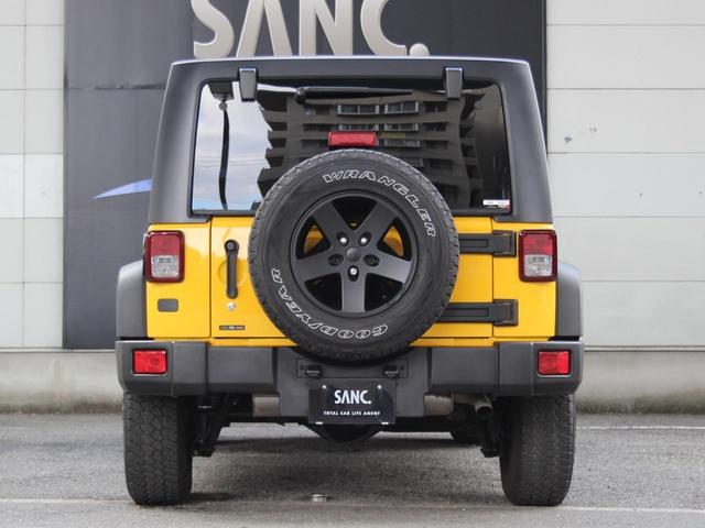スポーツ 禁煙車 ナビゲーションTV クルーズコントロール サイドモニター パートタイム4WD 背面タイヤ キーレスエントリー 純正17インチアルミホイール ETC(14枚目)