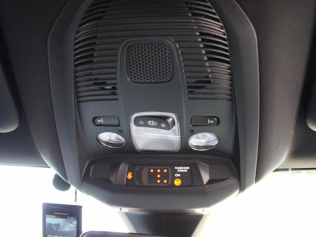 GT ブルーHDi 禁煙車 純正タッチパネルスクリーン スマキー 電動リアゲート LEDヘッドライト アクティブセーフティブレーキ アクティブクルーズコントロール レーンキープアシスト ブラインドスポットモニターシステム(38枚目)