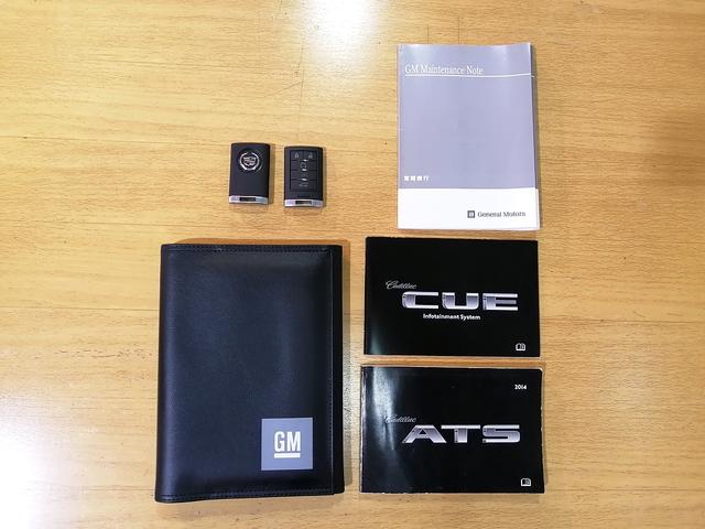 ラグジュアリー 禁煙車 ブラックレザーシート メモリ付電動シート シートヒーター スマートキー バックカメラ クルーズコントロール キセノンライト バンパーセンサー ステアリングヒーター レーンキープアシスト(2枚目)