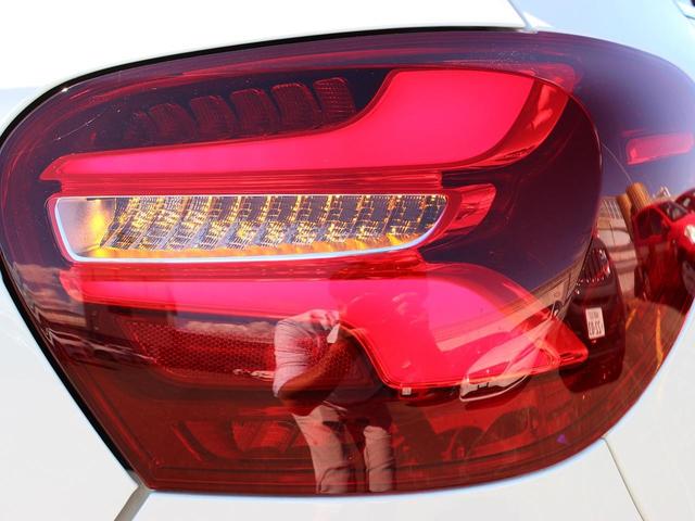A180 スポーツ 1オーナー 禁煙車 ハーフレザースポーツシート シートヒーター レーダーセーフティー 純正HDDナビゲーション フルセグTV バックカメラ パークトロニック キーレスゴー LEDヘッドライト(77枚目)