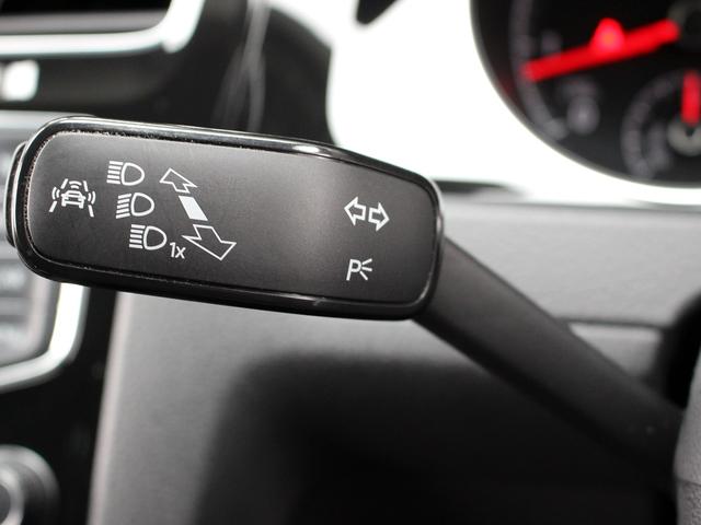 TSIハイラインブルーモーションテクノロジー 禁煙車 アダプティブクルーズコントロール レーンキープアシスト 衝突軽減ブレーキ バイキセノンヘッドライト 純正HDDナビゲーション フルセグTV アイドリングストップ パークパイロット(41枚目)