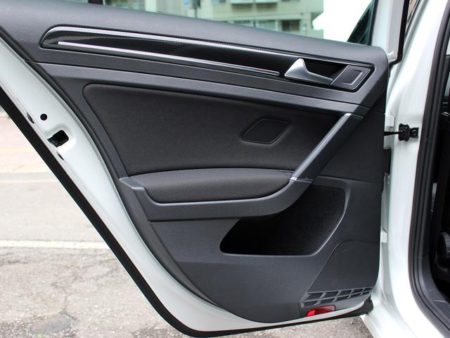 TSIハイラインブルーモーションテクノロジー 禁煙車 アダプティブクルーズコントロール レーンキープアシスト 衝突軽減ブレーキ バイキセノンヘッドライト 純正HDDナビゲーション フルセグTV アイドリングストップ パークパイロット(58枚目)