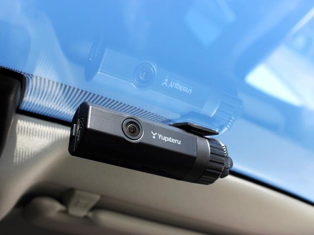 Ｅペイス Ｓ　１８０ＰＳ　禁煙車　純正ナビゲーションシステム　ＴＶ　３６０°カメラ　バーチャルコックピット　サイドステップ　ＬＥＤライト　　ブラインドスポットモニター　レーンキープアシスト　電動リアゲート　ドライブレコーダー（7枚目）