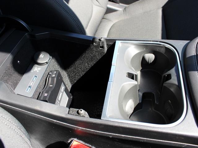 Ｅペイス Ｓ　１８０ＰＳ　禁煙車　純正ナビゲーションシステム　ＴＶ　３６０°カメラ　バーチャルコックピット　サイドステップ　ＬＥＤライト　　ブラインドスポットモニター　レーンキープアシスト　電動リアゲート　ドライブレコーダー（47枚目）