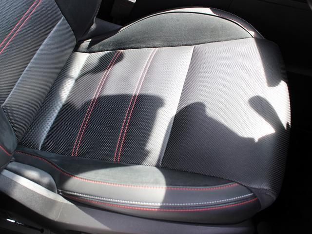 アルカナ ルノー スポール ラインE-テックハイブリッド 禁煙車 アダプティブクルーズコントロール 360°カメラ 電動ハーフレザーシート&ヒーター ブラインドスポットモニター レーンキープアシスト ハンズフリーアクセス アップルカープレイアンドロイドオート(13枚目)